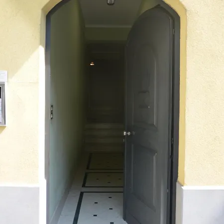 Апартаменты Quarenghi 32 *