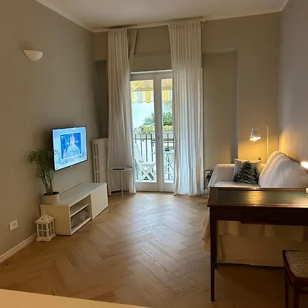 Lägenhet Quarenghi 32 *